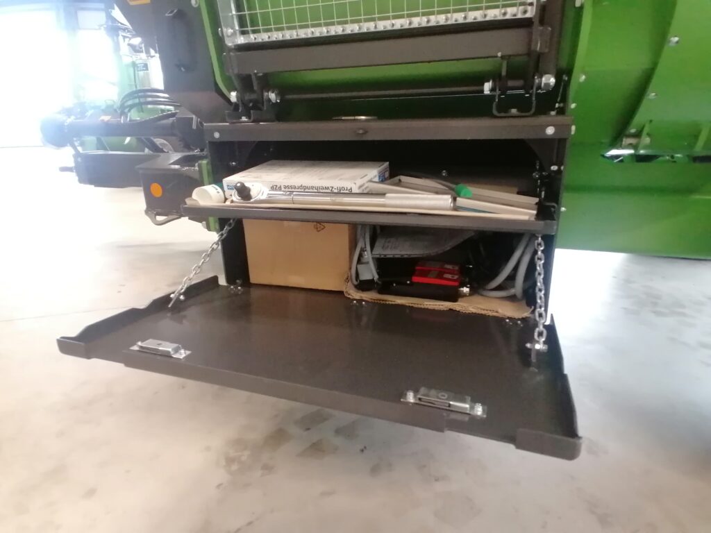 Heizomat Crane Fed Chipper On board tool box