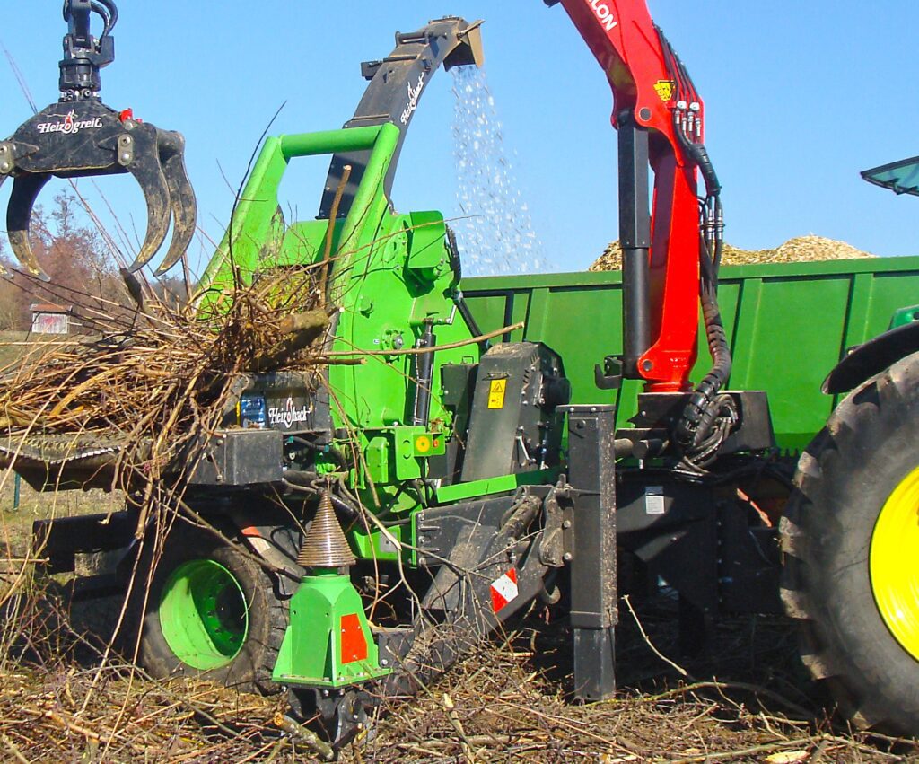 Heizomat Crane Fed Chipper with cone splitter